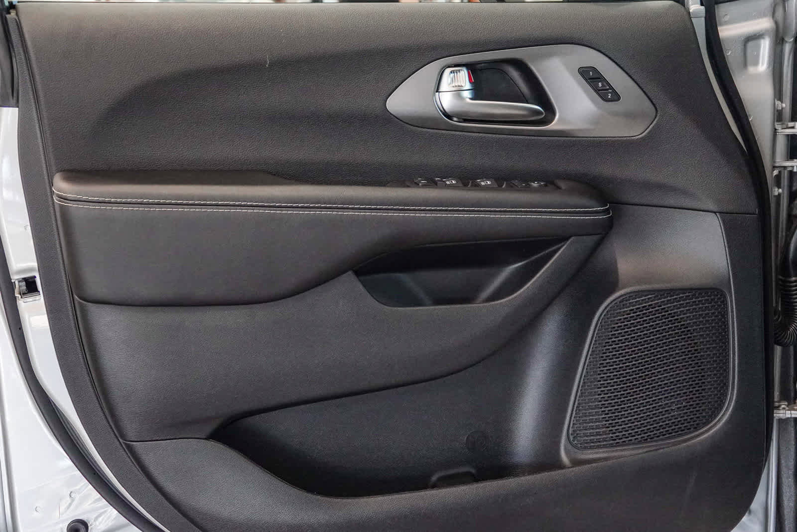 New 2026 Chrysler Pacifica Select image 19