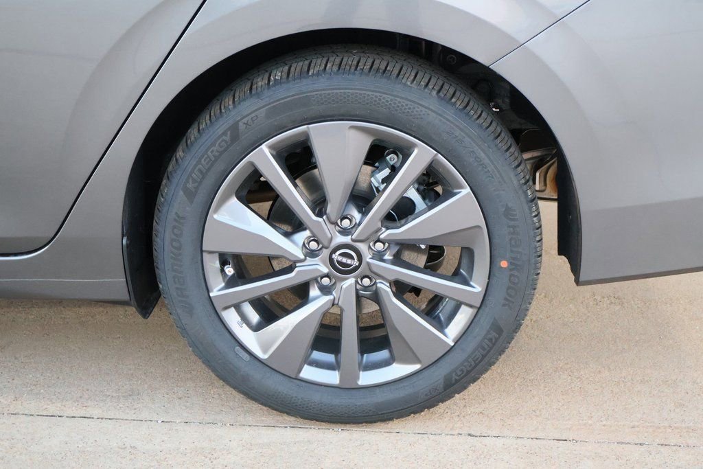 New 2026 Nissan Sentra SL w/ Floor Mat Package FWD image 9