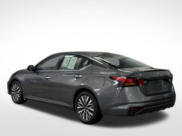 Used 2024 Nissan Altima 2.5 SV image 9