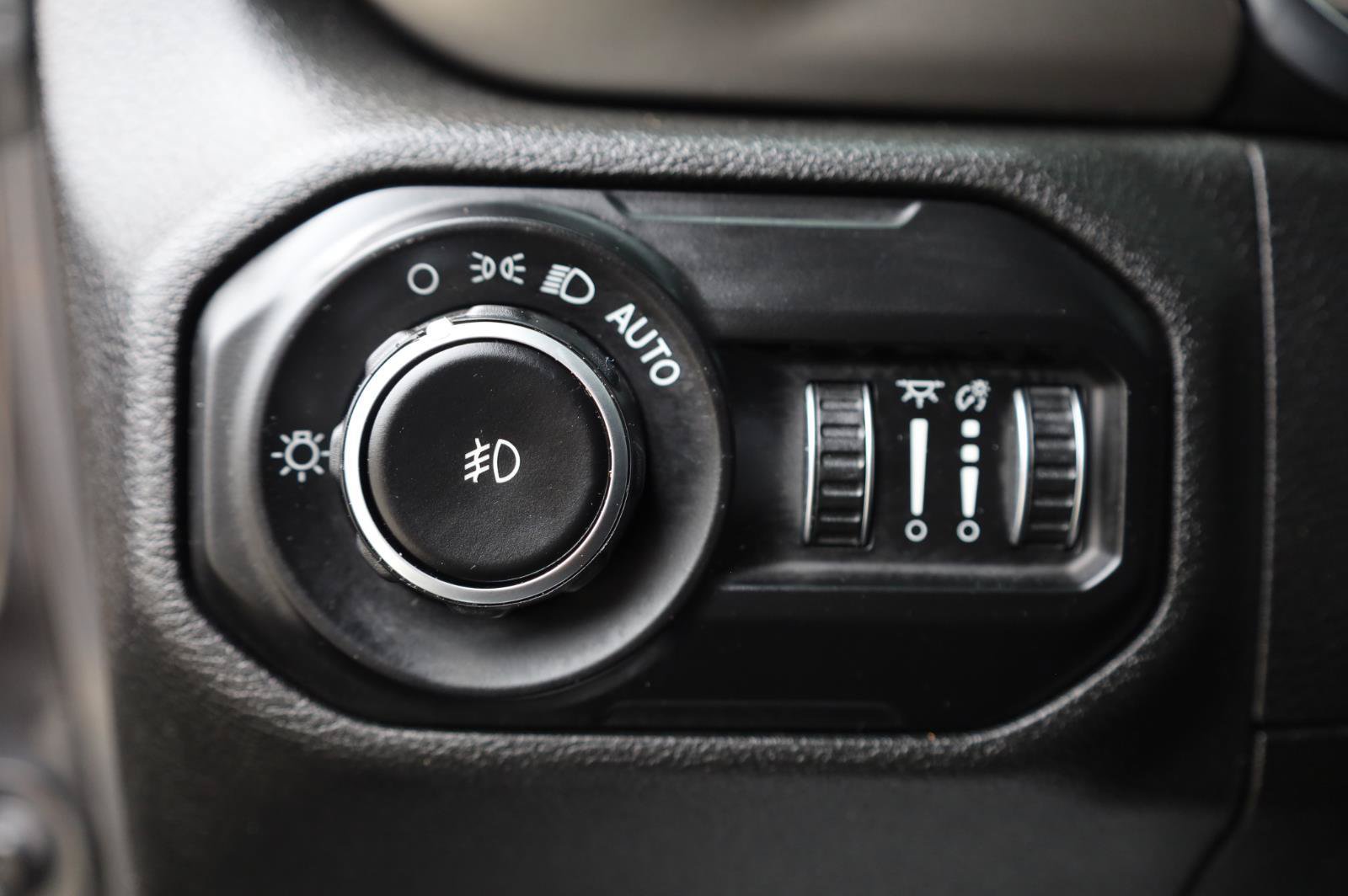 Used 2021 Jeep Wrangler Sport AWD/4WD image 29