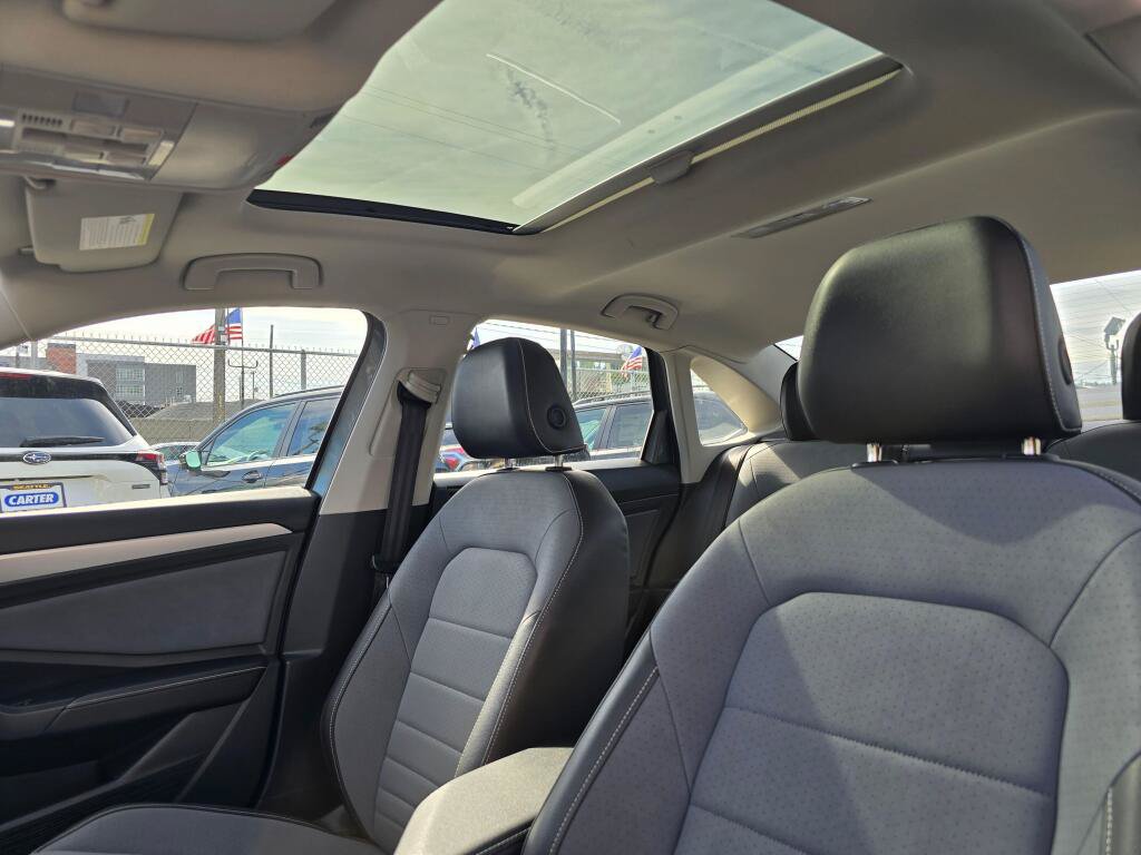 Used 2025 Volkswagen Jetta SE FWD image 21
