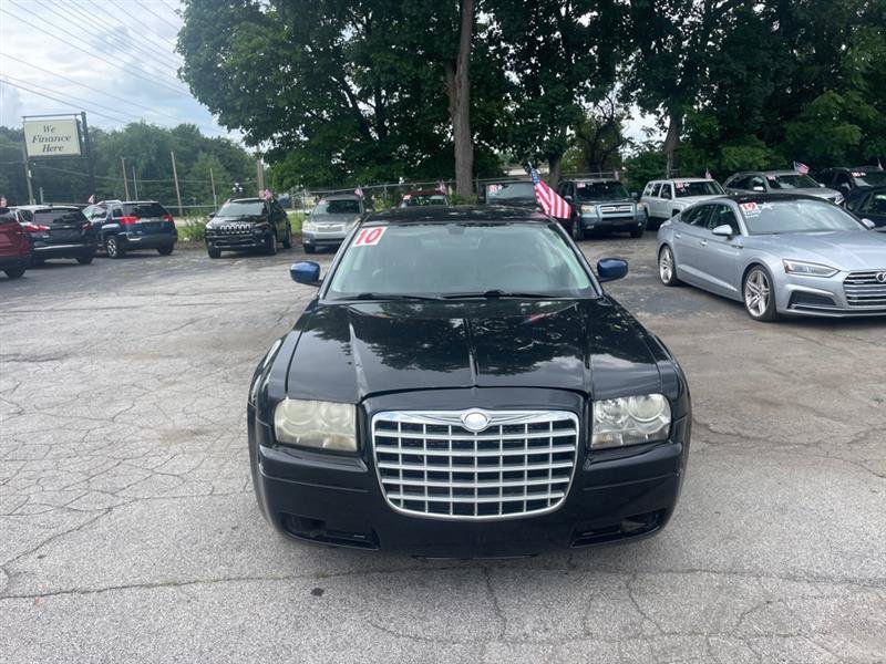 Used 2010 Chrysler 300 Touring RWD image 2