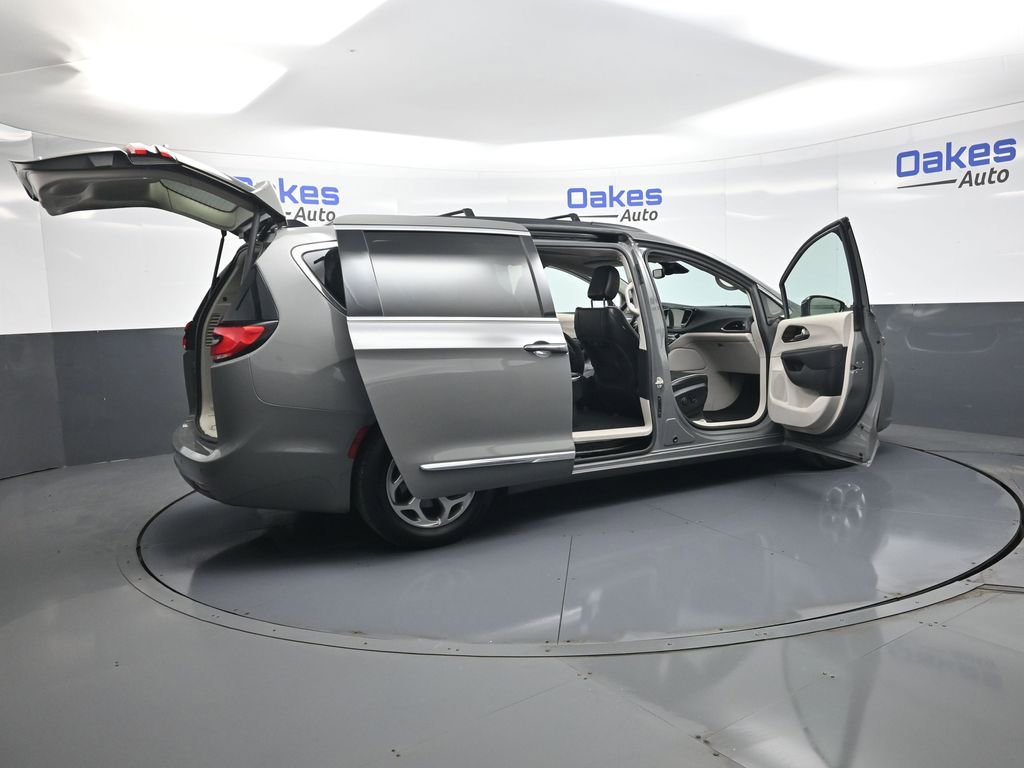 Used 2023 Chrysler Pacifica Limited image 54