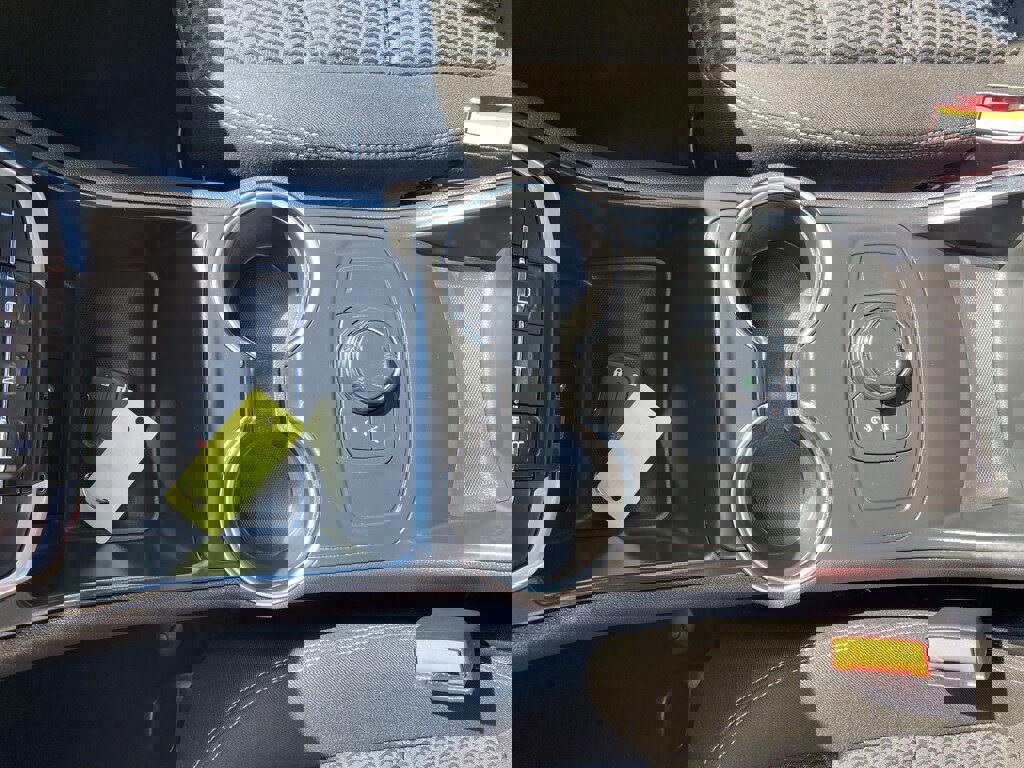 Used 2024 GMC Terrain SLE image 35