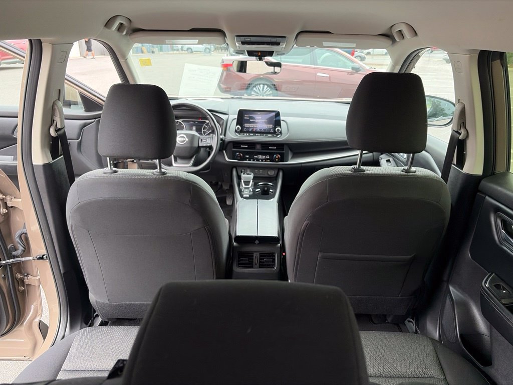 Certified 2025 Nissan Rogue SV FWD image 24