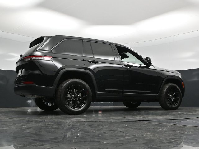 New 2026 Jeep Grand Cherokee Altitude AWD/4WD image 56