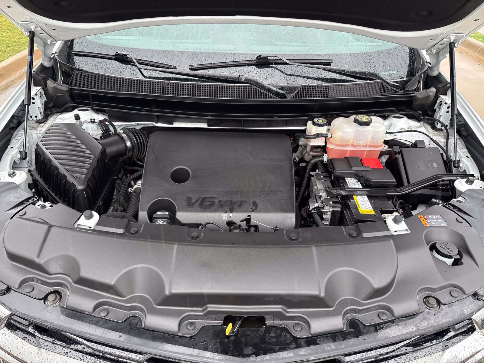 Used 2024 Chevrolet Traverse RS FWD image 35