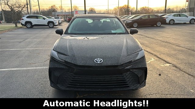 Used 2025 Toyota Camry LE image 7