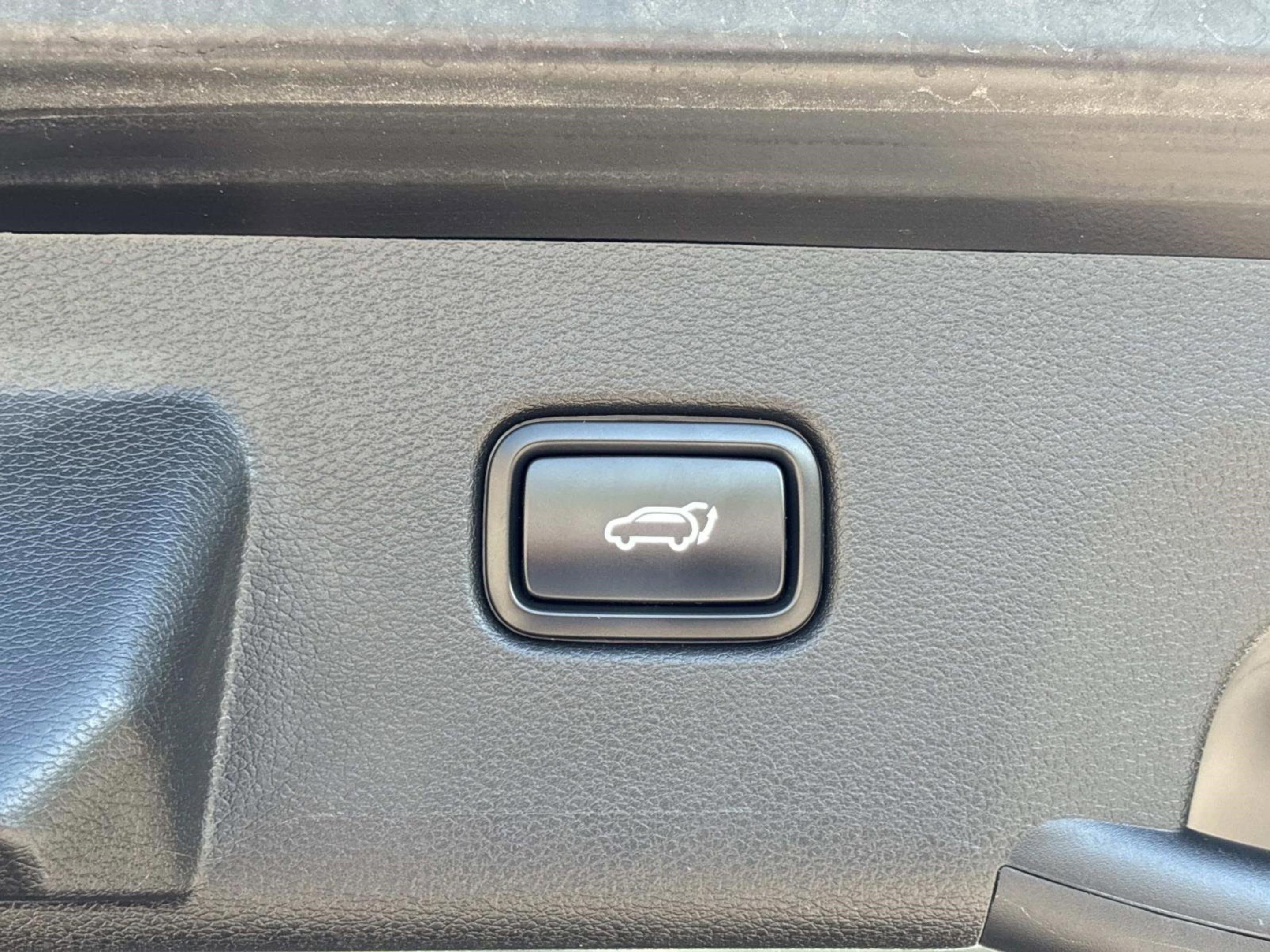 Used 2025 Kia Sportage SX FWD image 10