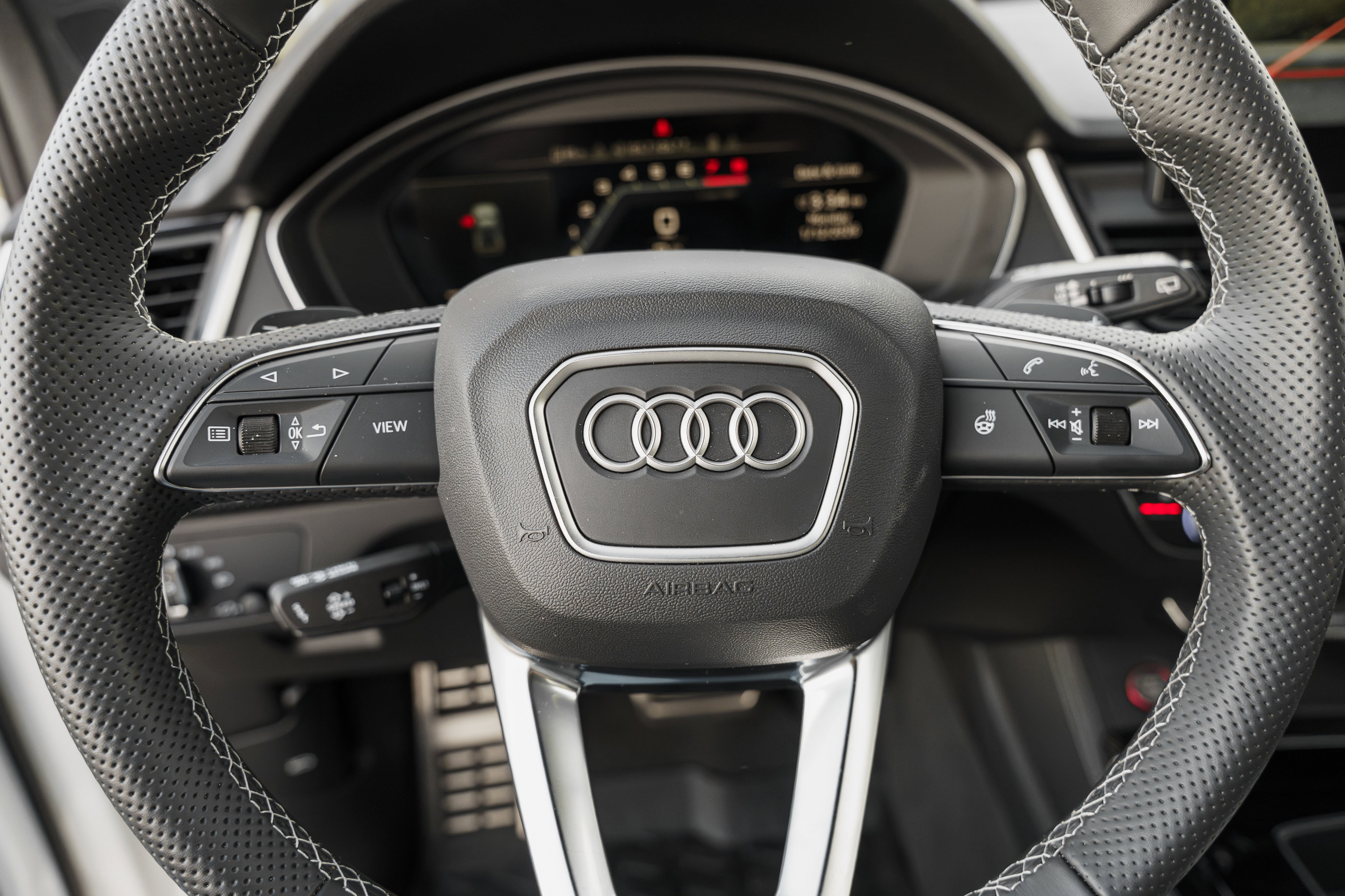 Certified 2025 Audi SQ5 Premium Plus image 17