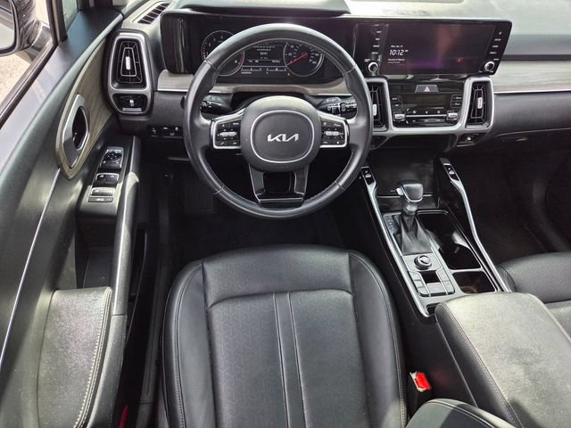 Used 2023 Kia Sorento EX w/ Panoramic Sunroof Package FWD image 6