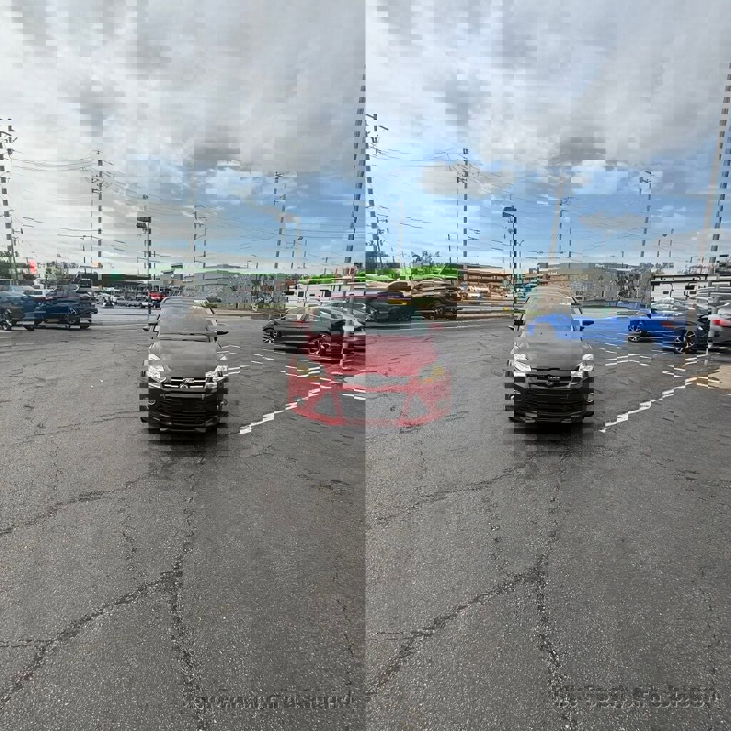 Used 2014 Ford Focus SE w/ Equipment Group 201A image 4