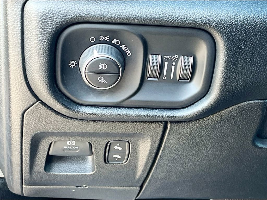 Used 2019 RAM 1500 Sport w/ Bed Utility Group image 10