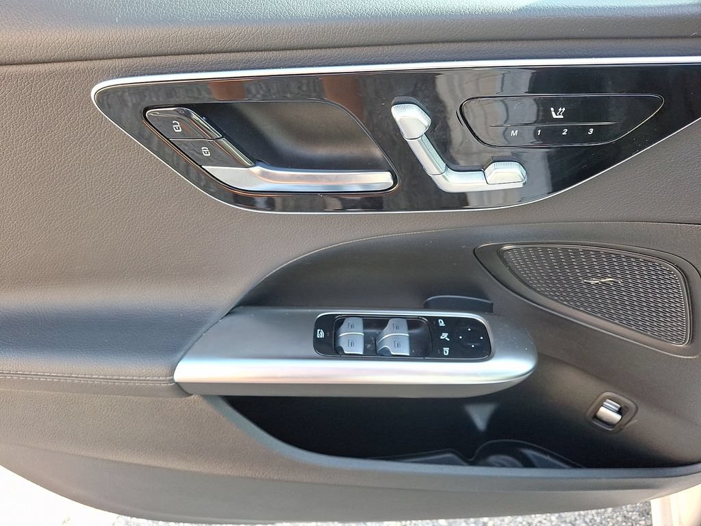 Used 2025 Mercedes-Benz C 300 4MATIC Sedan image 12