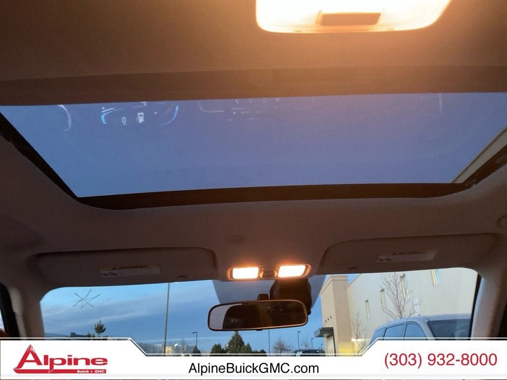 Used 2025 Hyundai Venue SEL image 18