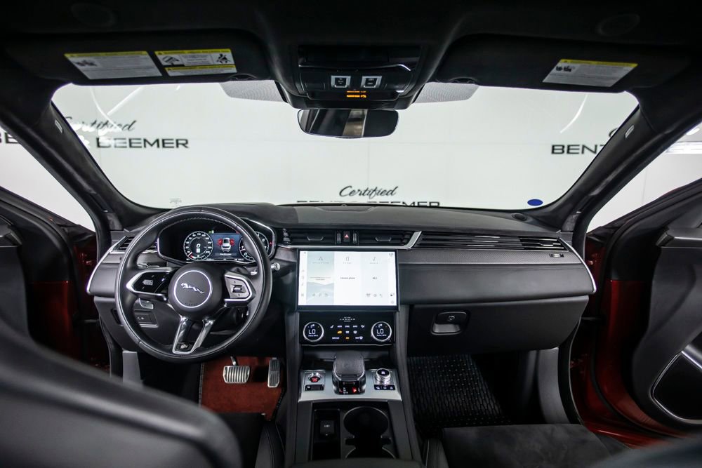 Used 2021 Jaguar F-PACE SVR image 27