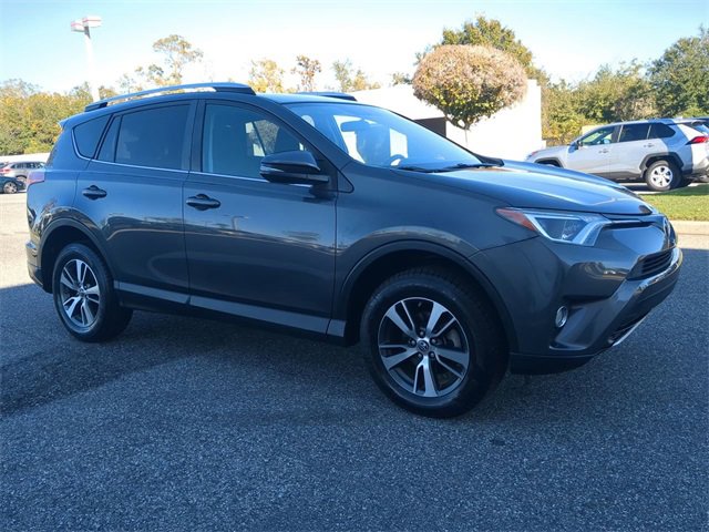 Used 2016 Toyota RAV4 XLE image 2