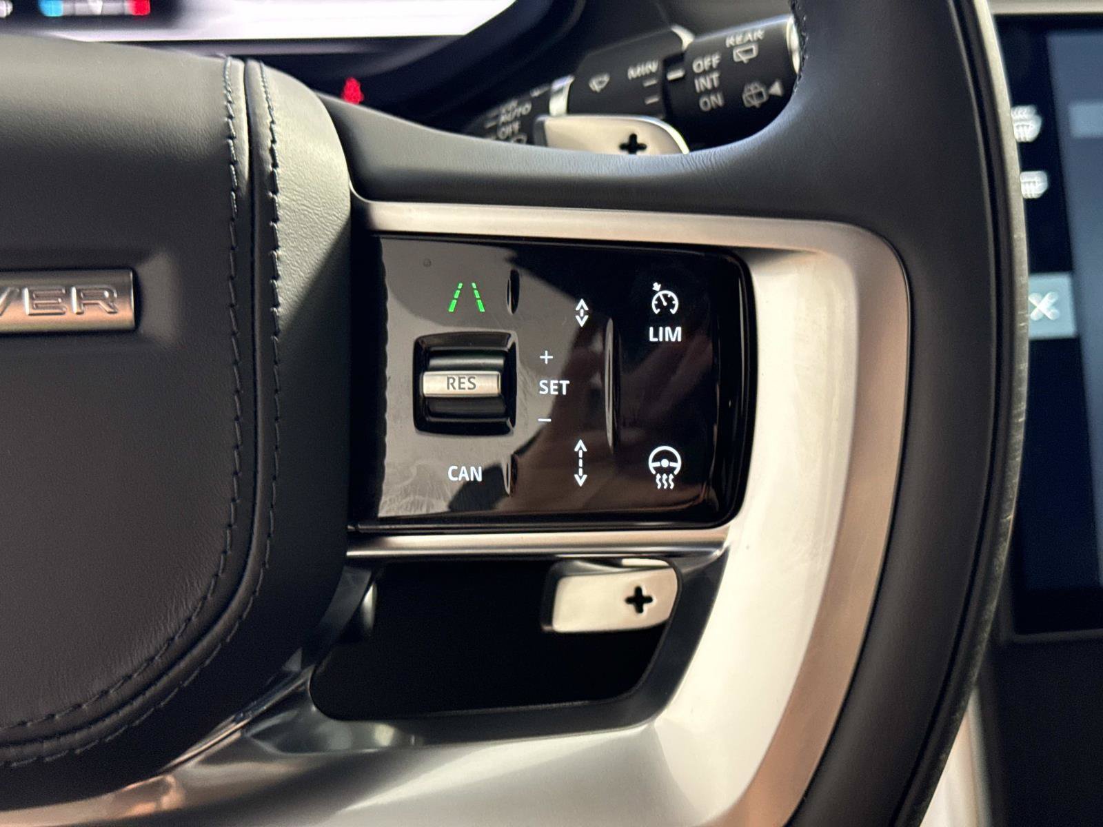 New 2026 Land Rover Range Rover SE AWD/4WD image 32