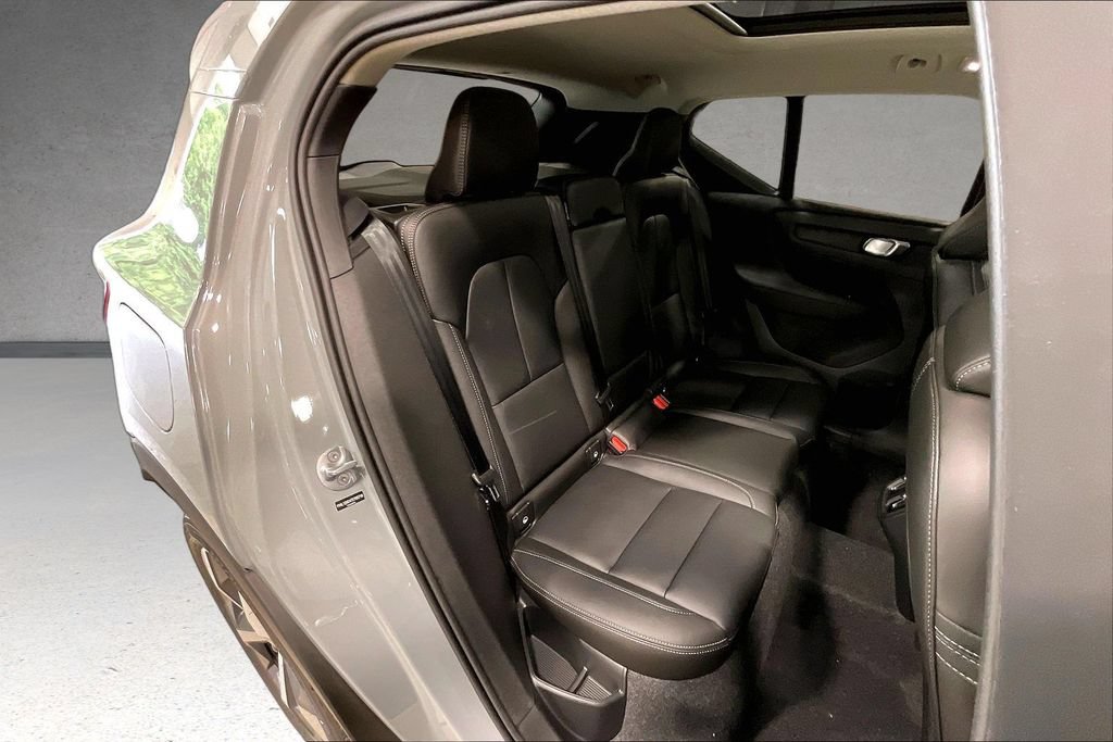 New 2026 Volvo XC40 B5 Plus w/ Protection Package Premier AWD/4WD image 9