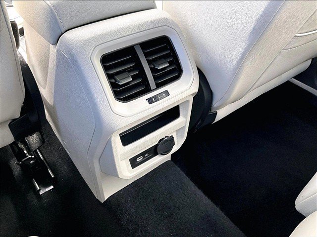 Used 2022 Volkswagen Tiguan SE FWD image 22