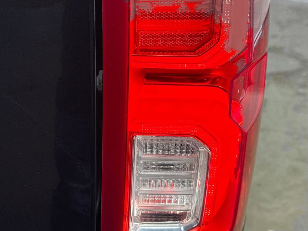 Used 2018 Chevrolet Silverado 1500 LTZ Z71 w/ LTZ Plus Package AWD/4WD image 29