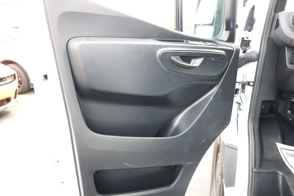 Used 2025 Mercedes-Benz Sprinter 2500 image 10