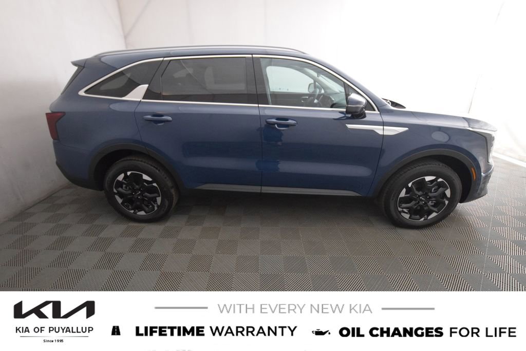 New 2025 Kia Sorento S image 4