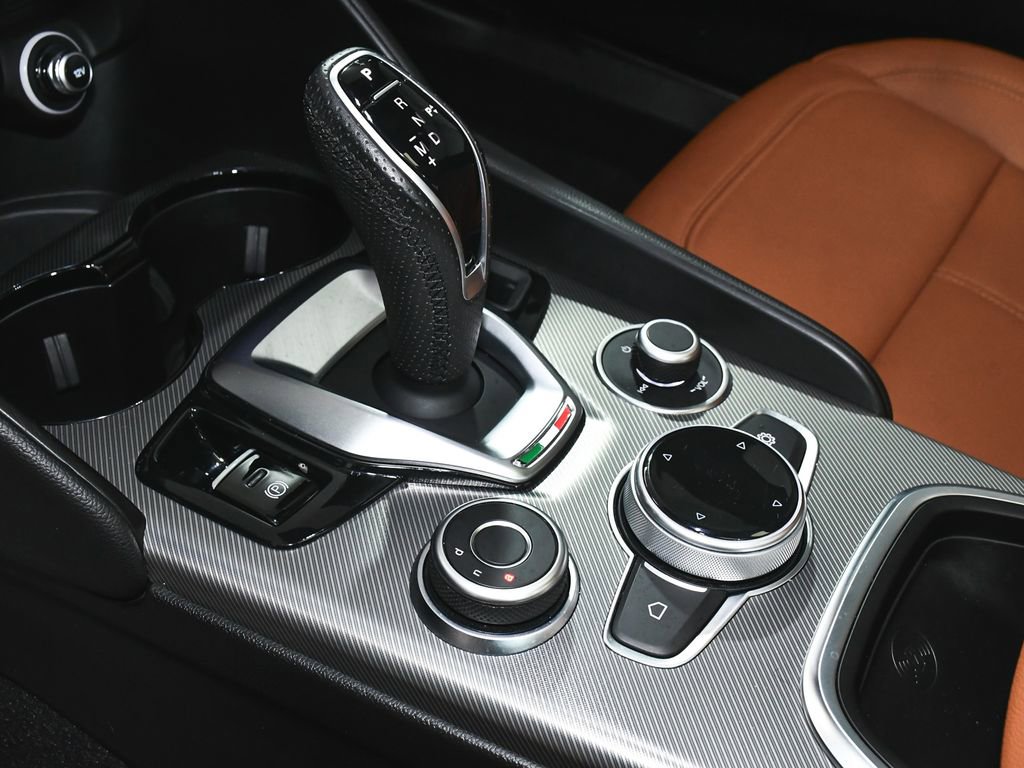 Used 2024 Alfa Romeo Giulia Ti AWD/4WD image 41