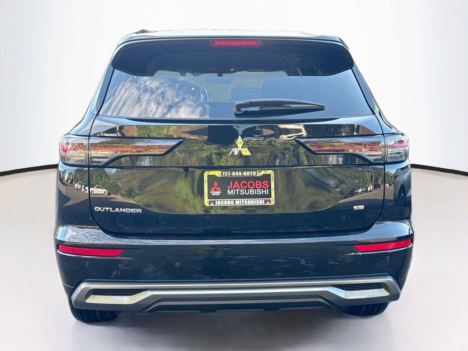 New 2026 Mitsubishi Outlander SE FWD image 4