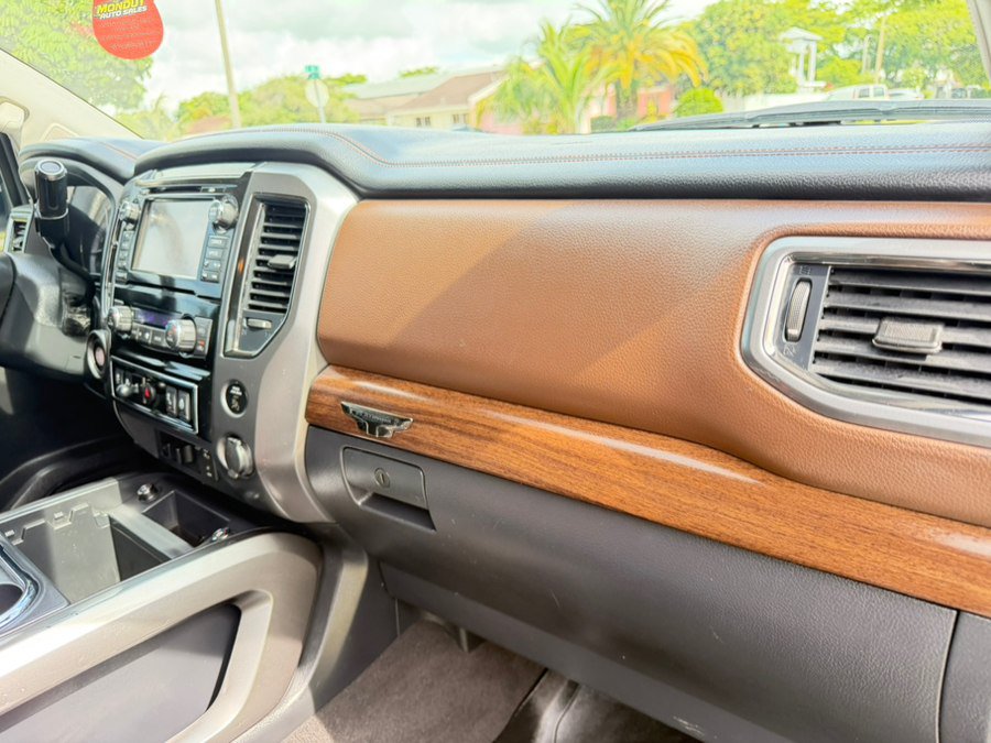 Used 2017 Nissan Titan Platinum Reserve RWD image 45