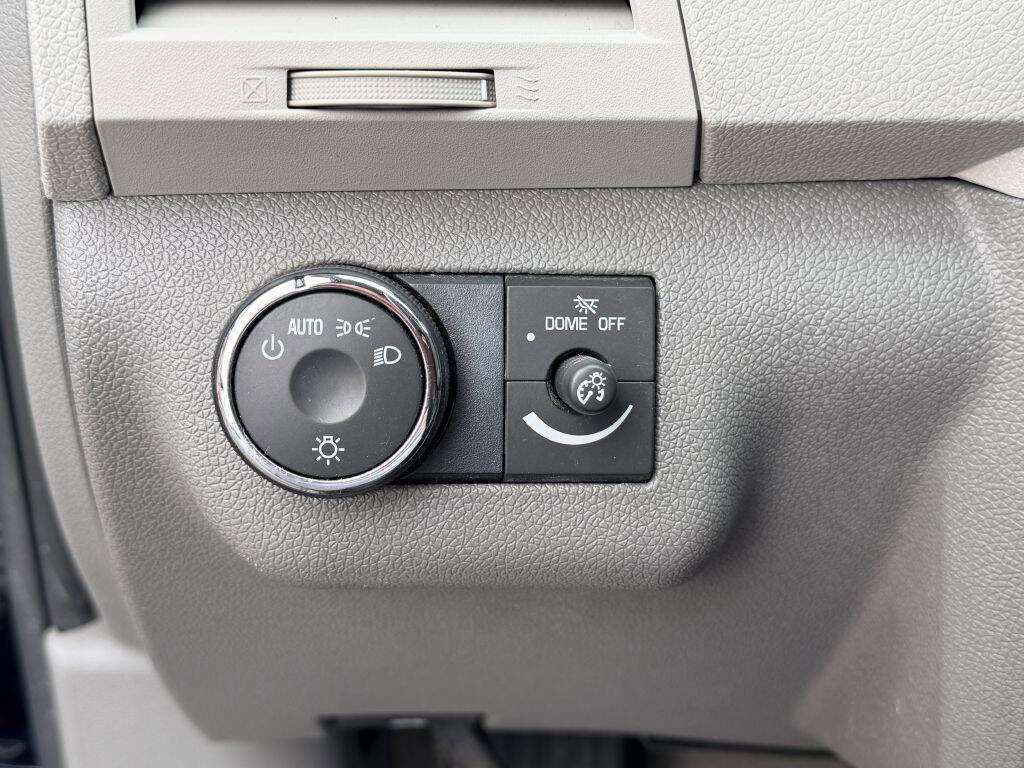 Used 2011 Chevrolet Traverse LS AWD/4WD image 12