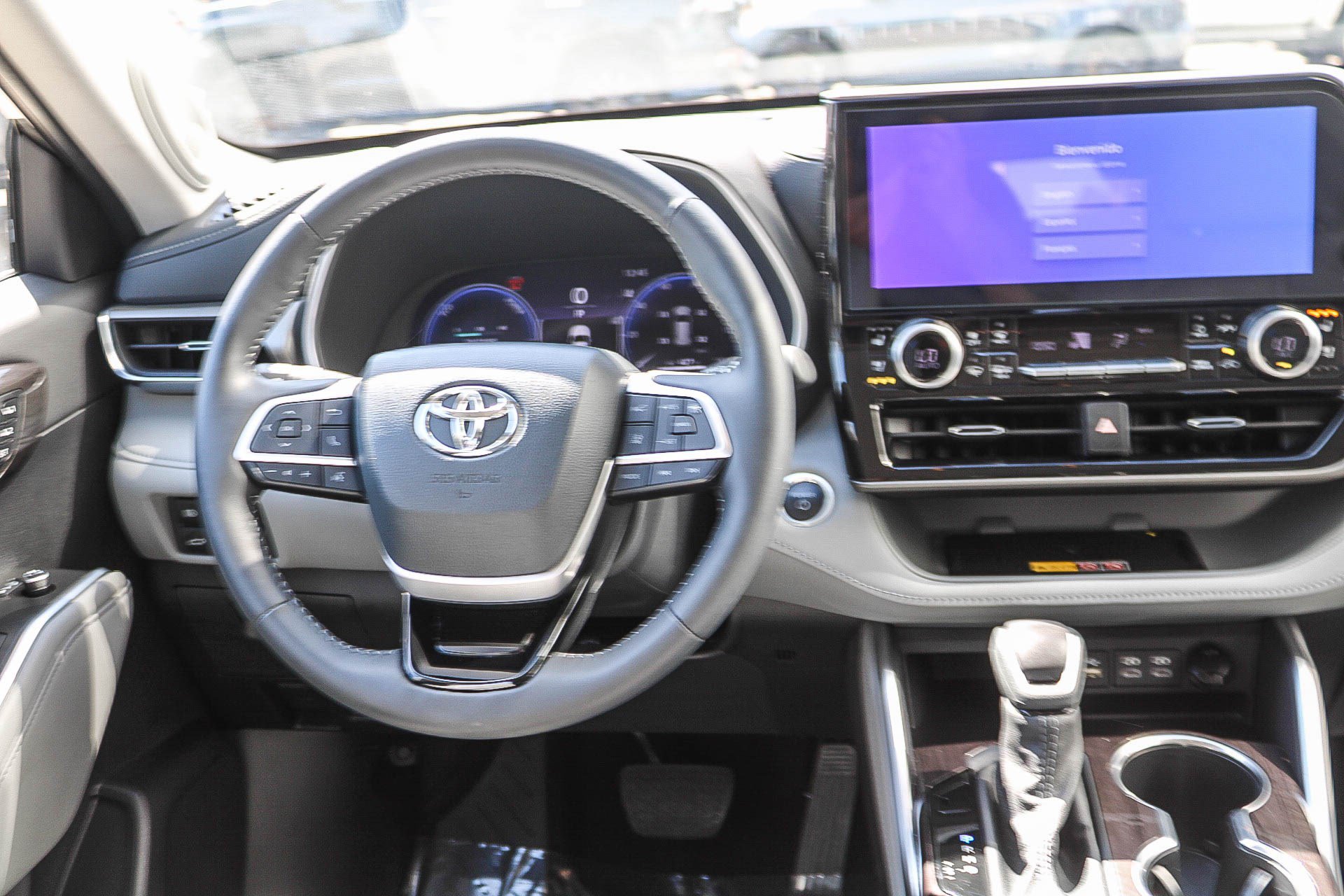 Certified 2026 Toyota Highlander Limited AWD/4WD image 15