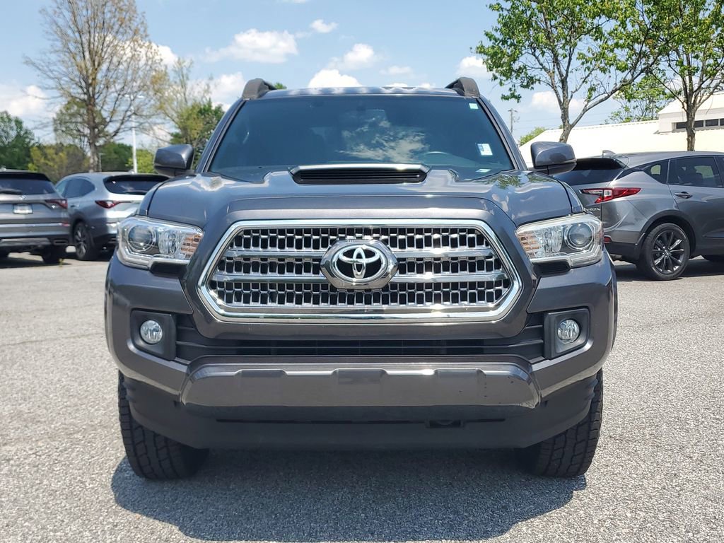 Used 2016 Toyota Tacoma TRD Sport w/ Premium & Technology Package AWD/4WD image 2