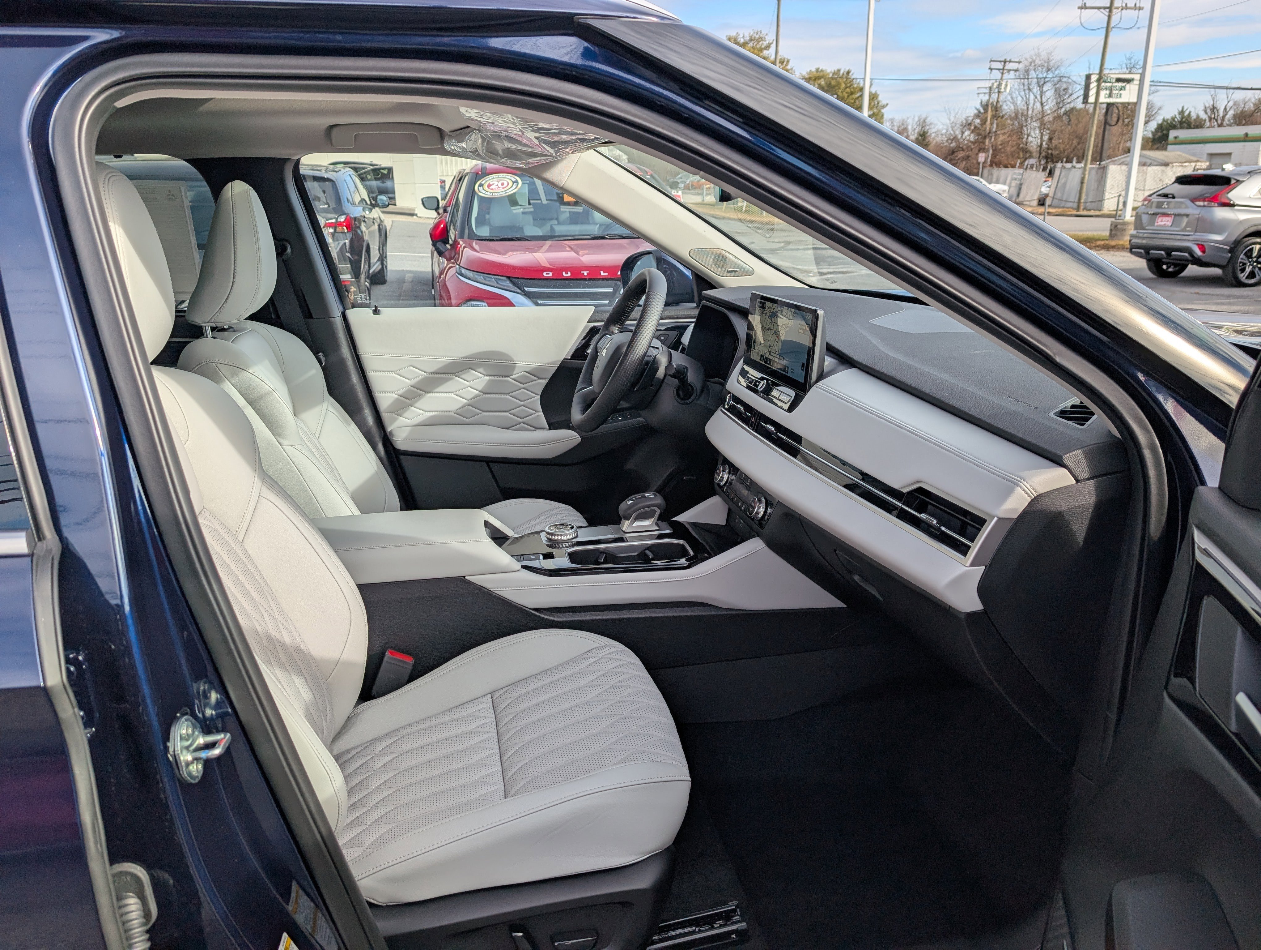 New 2026 Mitsubishi Outlander SEL image 10