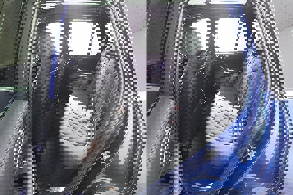 Used 2022 BMW X5 xDrive40i w/ Climate Comfort Package image 25