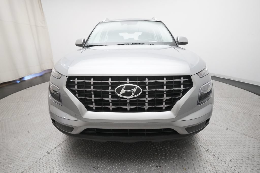 Used 2025 Hyundai Venue SEL FWD image 11