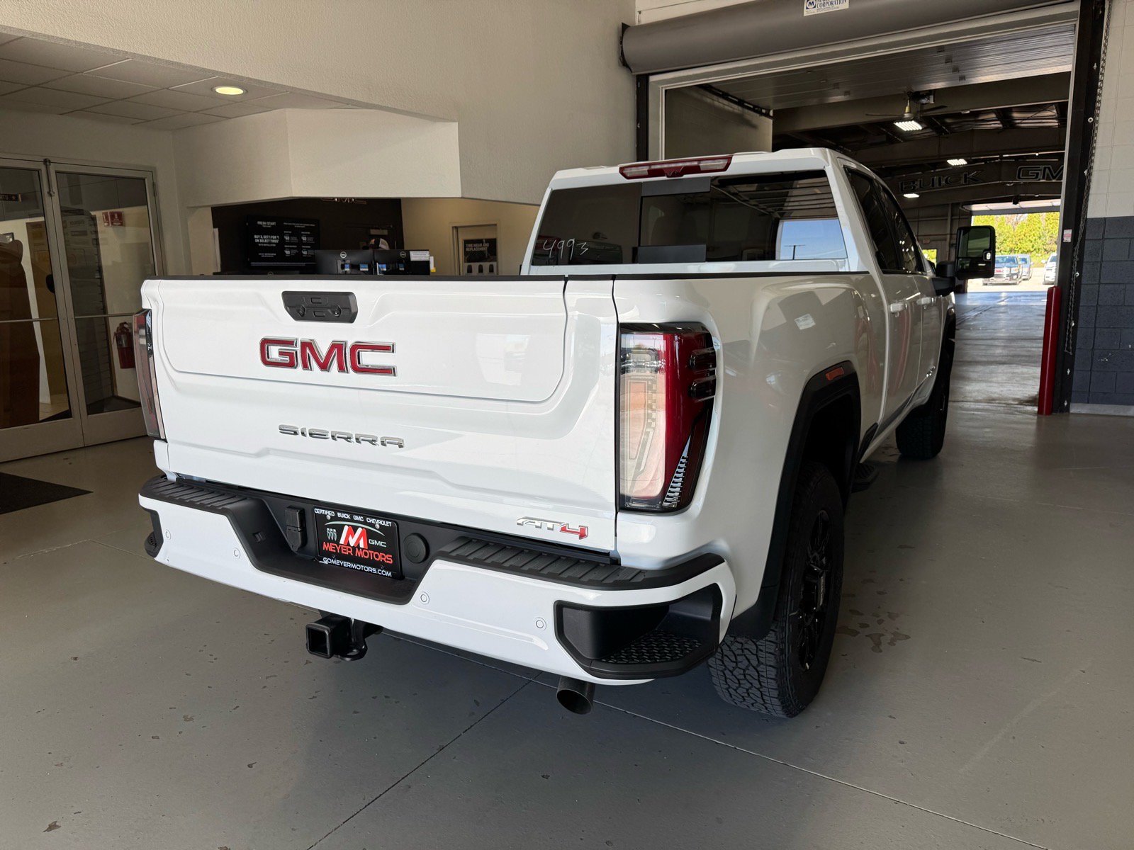 New 2026 GMC Sierra 2500 AT4 w/ AT4 Premium Plus Package AWD/4WD image 5