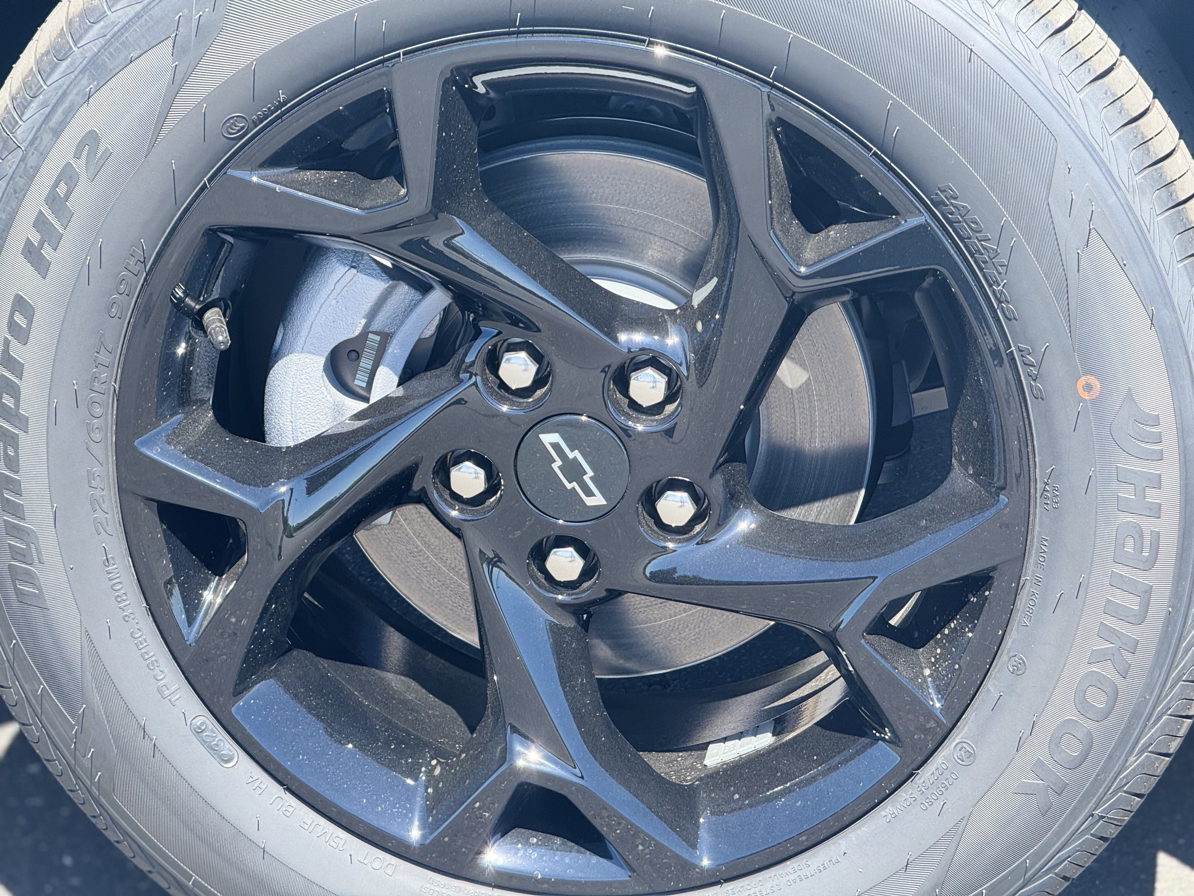 New 2026 Chevrolet Trax LT w/ Midnight Edition FWD image 8