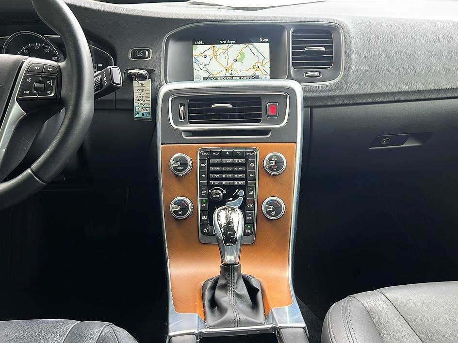 Used 2016 Volvo S60 T5 Inscription Platinum FWD image 12