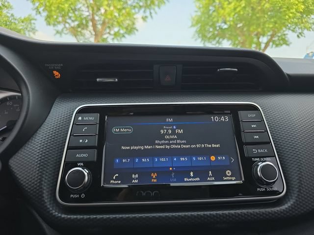 Used 2023 Nissan Kicks S FWD image 8