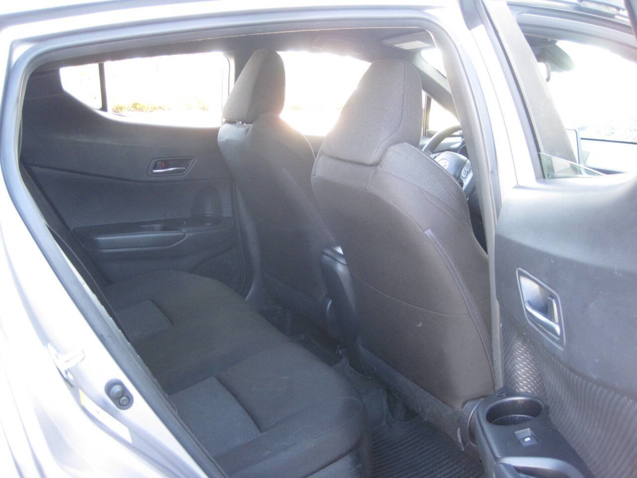 Used 2019 Toyota C-HR LE image 29