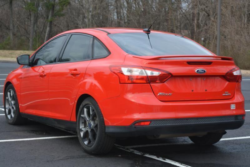 Used 2014 Ford Focus SE w/ Equipment Group 201A FWD image 7