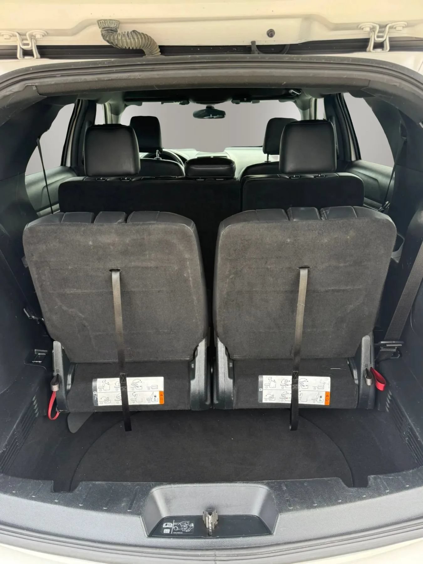 Used 2019 Ford Explorer XLT w/ Equipment Group 202A FWD image 10