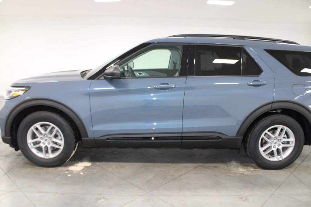 New 2026 Ford Explorer Active RWD image 5