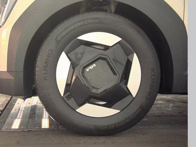 Used 2024 Kia EV9 Light Long Range image 11