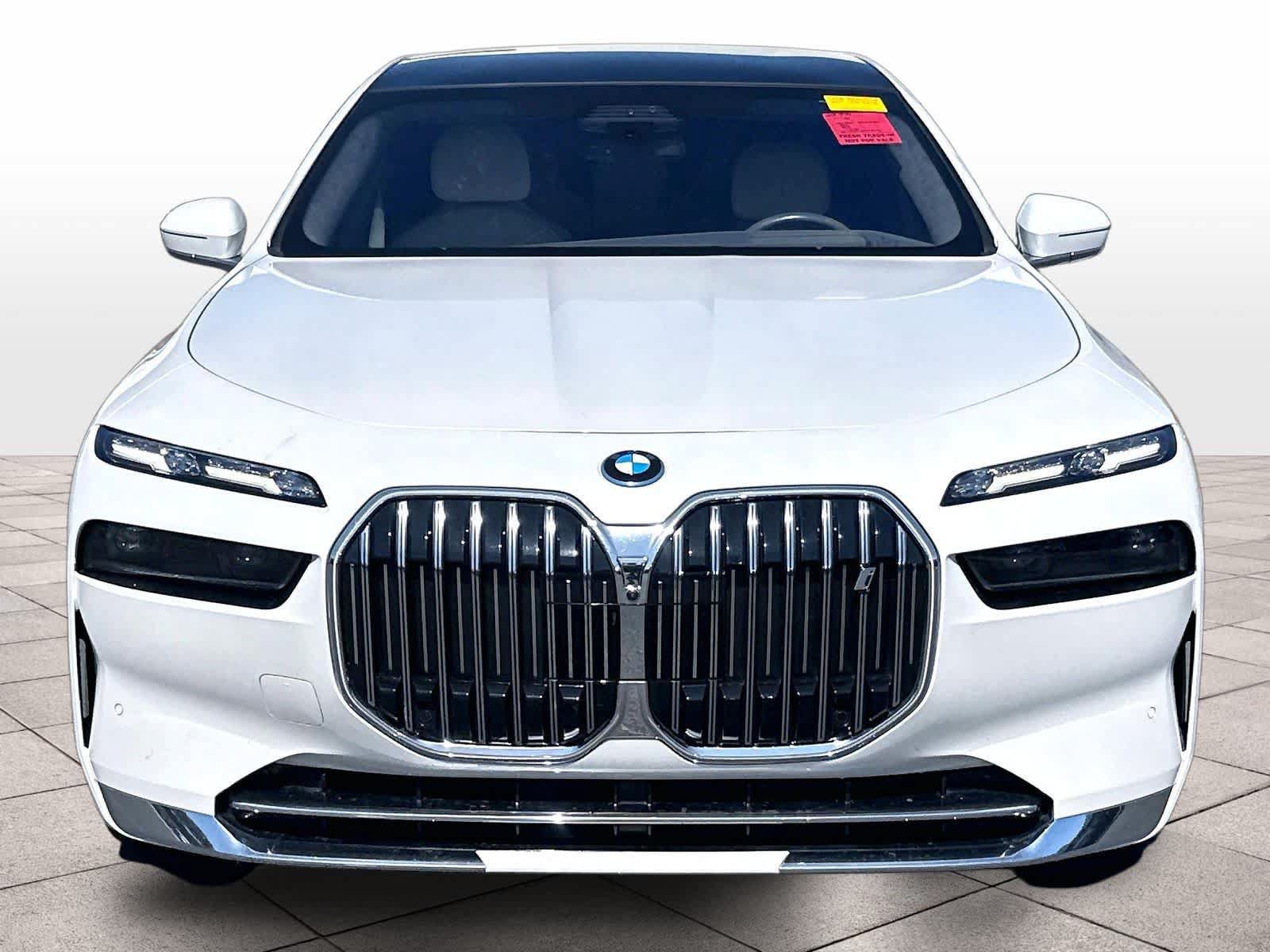 Used 2023 BMW i7 xDrive60 AWD/4WD image 2
