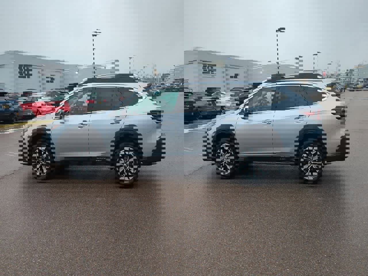 Used 2023 Subaru Outback Touring image 3