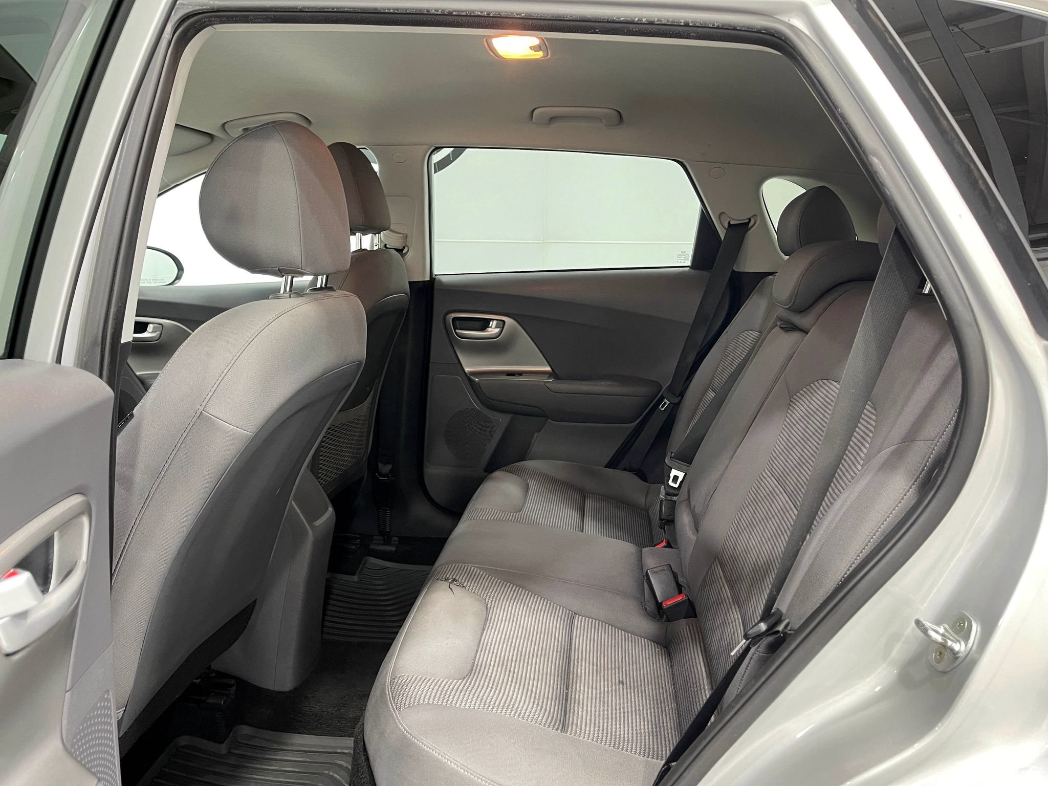 Used 2019 Kia Niro LX FWD image 28
