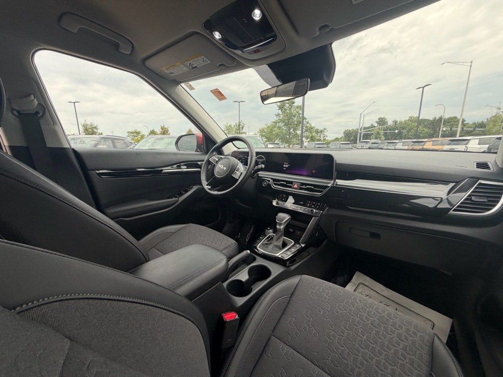 Used 2024 Kia Seltos S AWD/4WD image 9