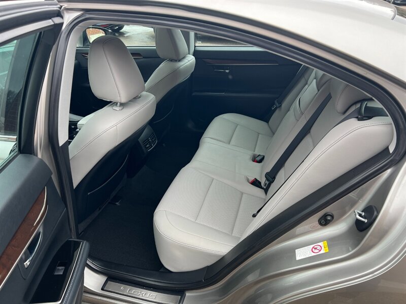 Used 2016 Lexus ES 350 w/ Navigation System Package image 11
